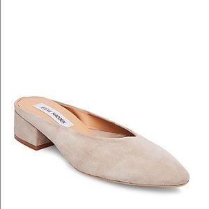 Steve Madden Mule shoes “sidewalk” Collection.